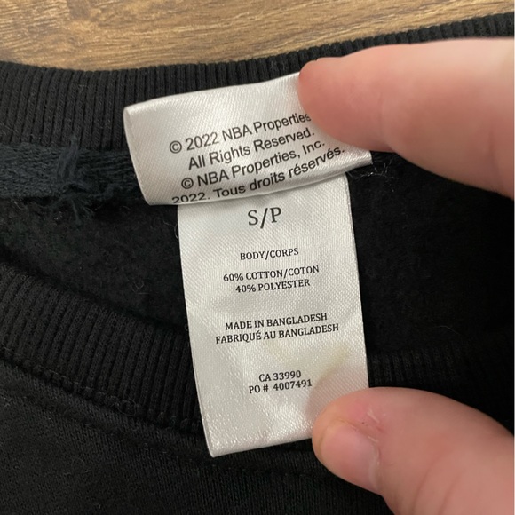 Miami Heat Official NBA Cropped Women’s Black Sweater Small - Picture 7 of 8